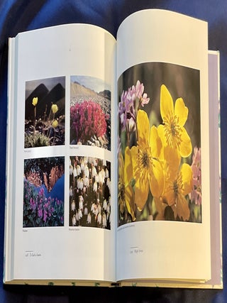 WILDFLOWERS ACROSS AMERICA; Photographs Selected by Les Line